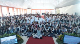 Guru dan siswa Sekolah Rakyat Terpadu Kulon Progo berfoto bersama dalam rangkaian program Connect.in-Spirasi: Yogyakarta Chapter 2026 yang diselenggarakan Telkom berkolaborasi dengan Kementerian Sosial RI pada 22–23 Oktober 2026. Melalui program ini, Telkom memperkuat kapasitas 59 guru serta mendukung pembelajaran interaktif bagi 537 siswa melalui pengenalan teknologi digital, materi STEM, dan pengembangan wawasan untuk mendukung pendidikan yang inklusif dan berkualitas.